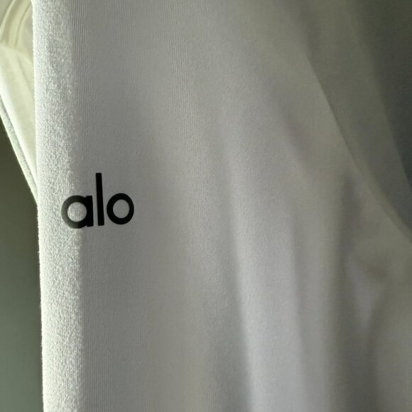 ALO YOGA ALOSOFT FINESSE LONG SLEEVE WHITE MEDIUM --BEAUTIFUL! - Picture 5 of 9